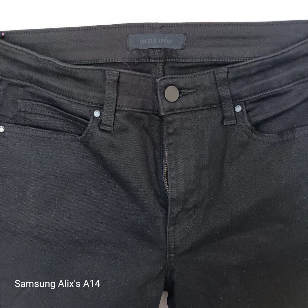 Uniqlo Jeans Skinny Tapered‎ Middle Rise Ultra Stretch  Black Size 29in